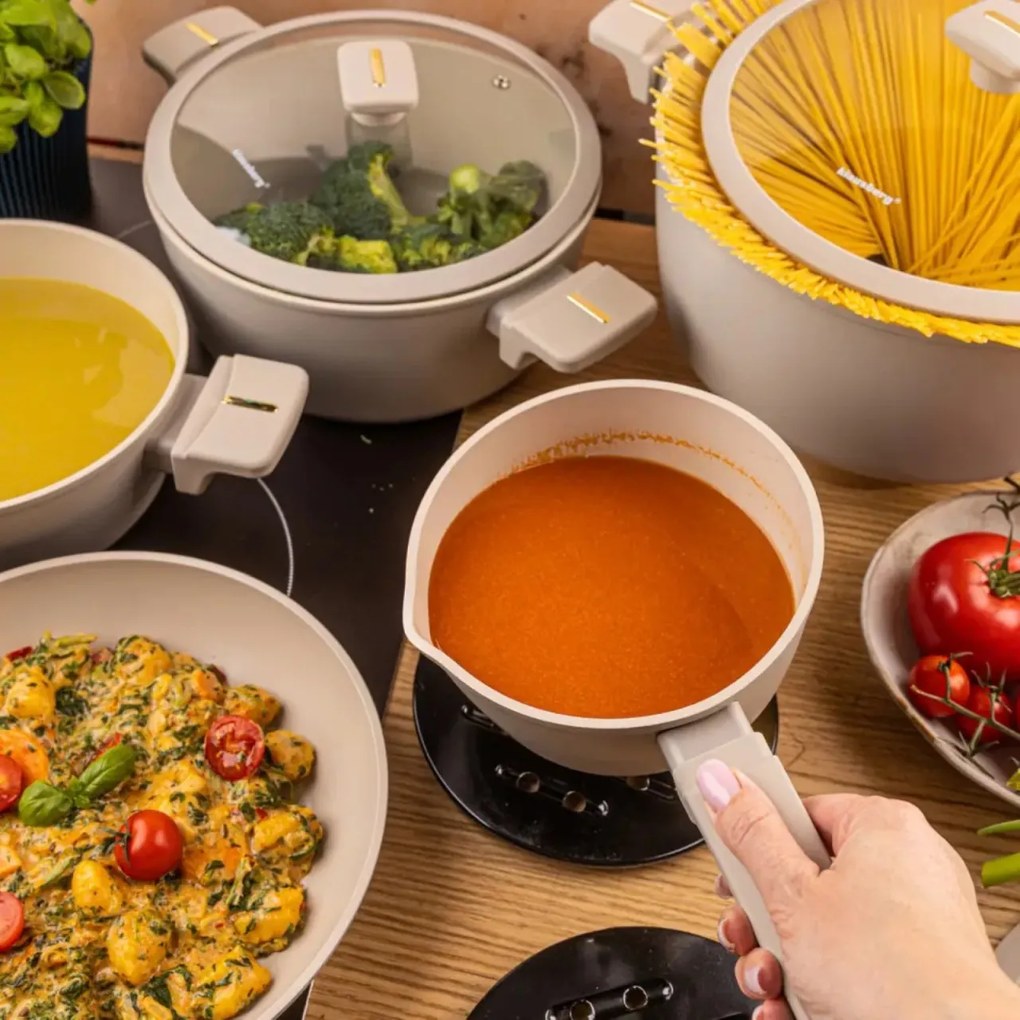 Set oale marmorate cu tigaie clatite 12 peise Klausberg KB-7967, crem