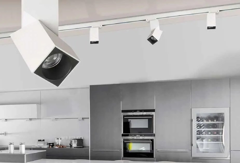 Spot LED directionabil pe sina SANTOS SQUARE TRACK negru