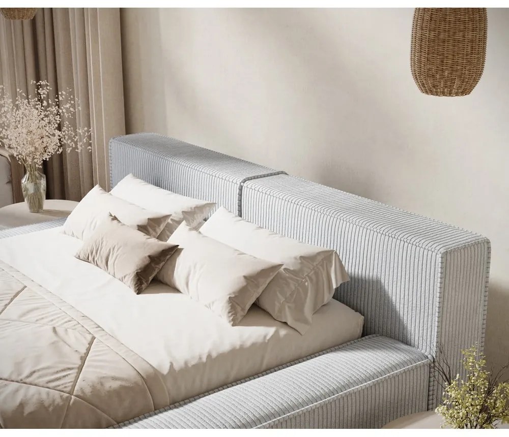 Pat matrimonial gri deschis tapițat cu spațiu de depozitare cu somieră 180x200 cm Voliera – Maison de Rêve