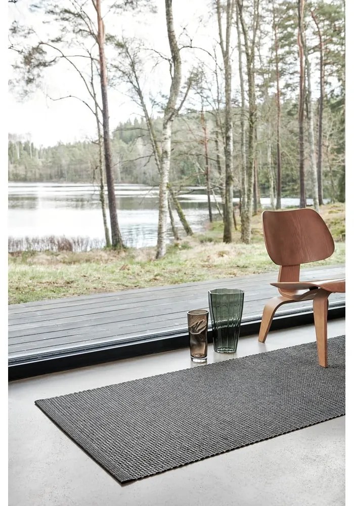 Covor tip traversă pentru interior și exterior gri antracit 70x180 cm Emm Black Linen – Pappelina