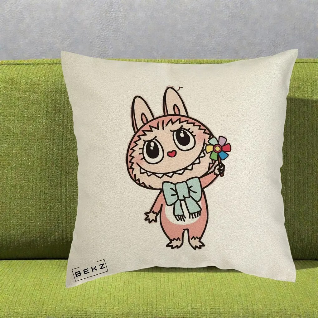 Perna Personalizata Labubu Roz cu Morisca, 40x40 cm, Ecru, Husa Detasabila, Perna Inclusa, BEKZ®
