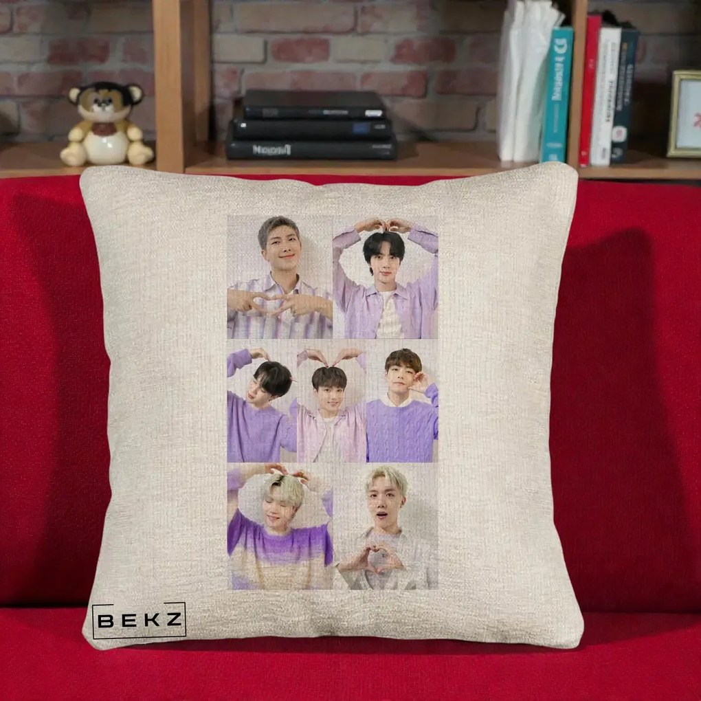 Perna Personalizata K-pop BTS Colaj 7 Portrete cu Inimi Lila, 40x40 cm, Bej Canapea, Husa Detasabila, Perna Inclusa, BEKZ®