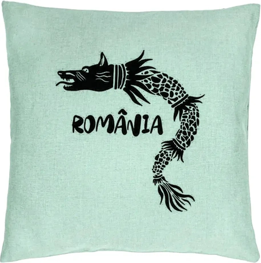 Perna Personalizata, Model Lup Dacic Romania, 40x40 cm, Verde Menta, Husa Detasabila, Perna Inclusa, BEKZ®