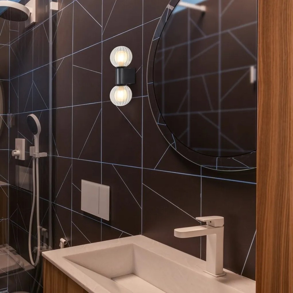 Aplica de perete cu protectie IP44 Colzar