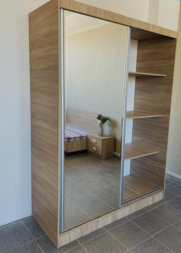 Dormitor Erika / Luiza, culoare sonoma, cu pat standard 140 x 200 cm, dulap cu oglinda 150 cm, comoda si 2 noptiere
