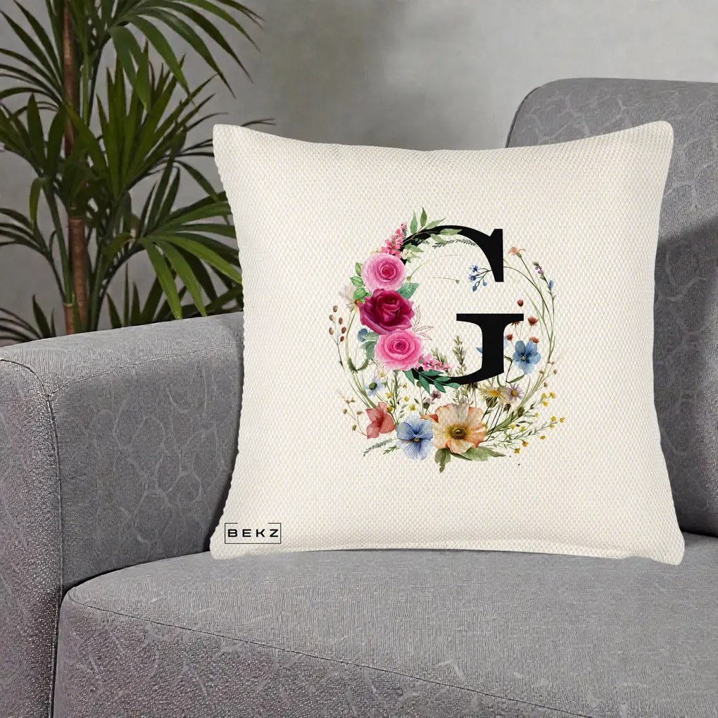 Cadou Personalizat - Perna Personalizata Monogram Litera G cu Flori Acuarela, 40x40 cm, Crem Reliefat, Husa Detasabila, Perna Inclusa, BEKZ®