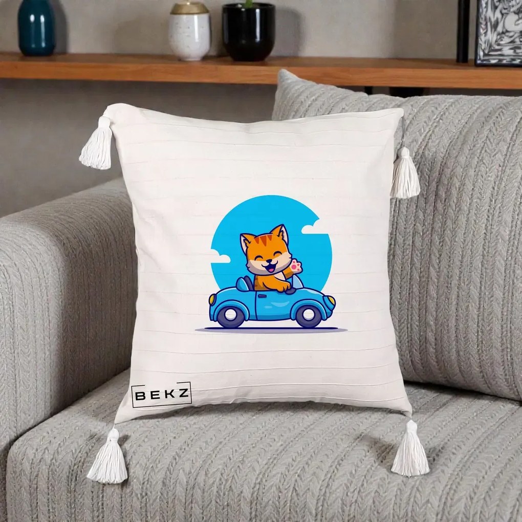 Perna Decorativa Pisica in Masinuta, 40x40 cm, Bej cu Franjuri, Husa Detasabila, Perna Inclusa, BEKZ®