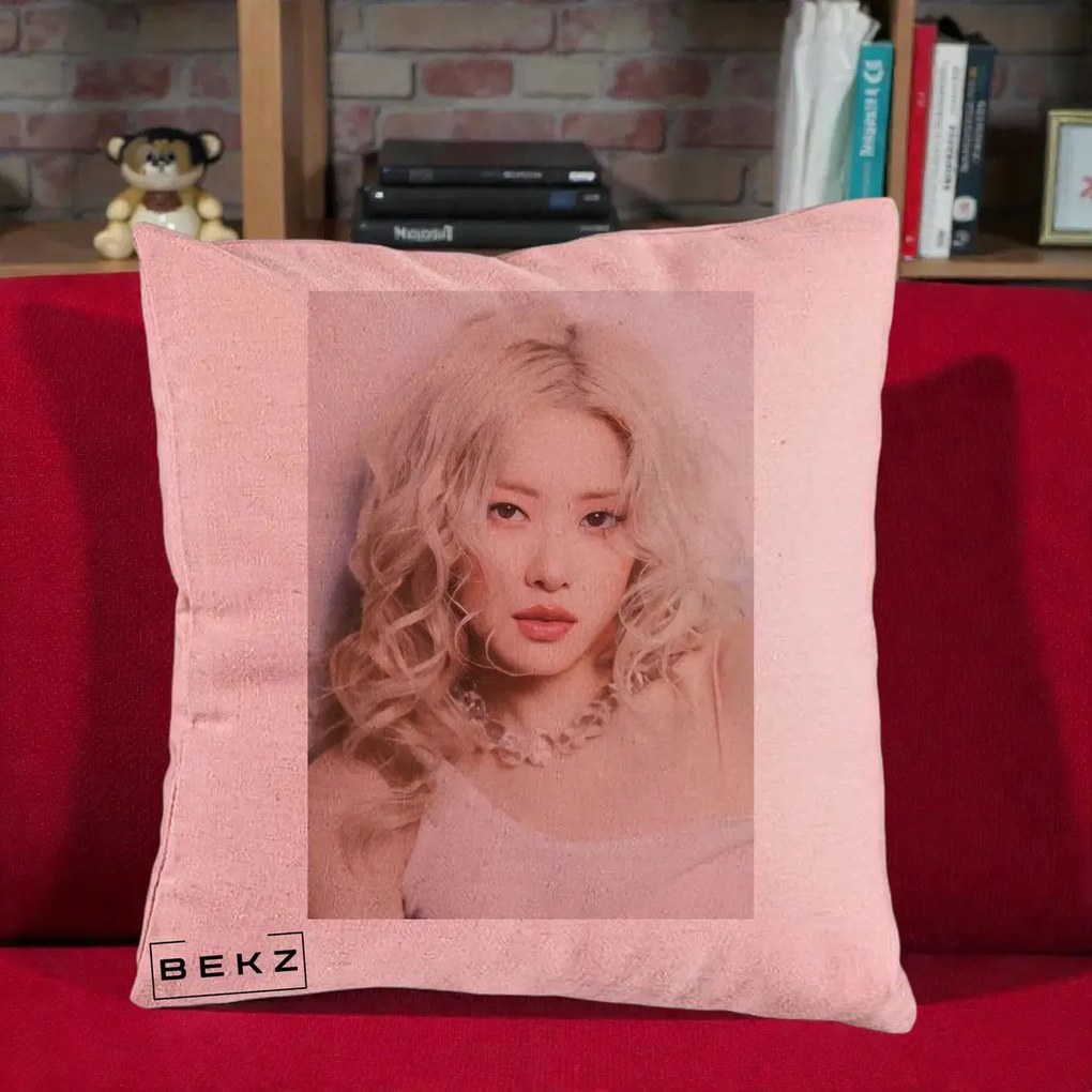 Perna Personalizata K-pop BLACKPINK Rose, 40x40 cm, Roz, Husa Detasabila, Perna Inclusa, BEKZ®