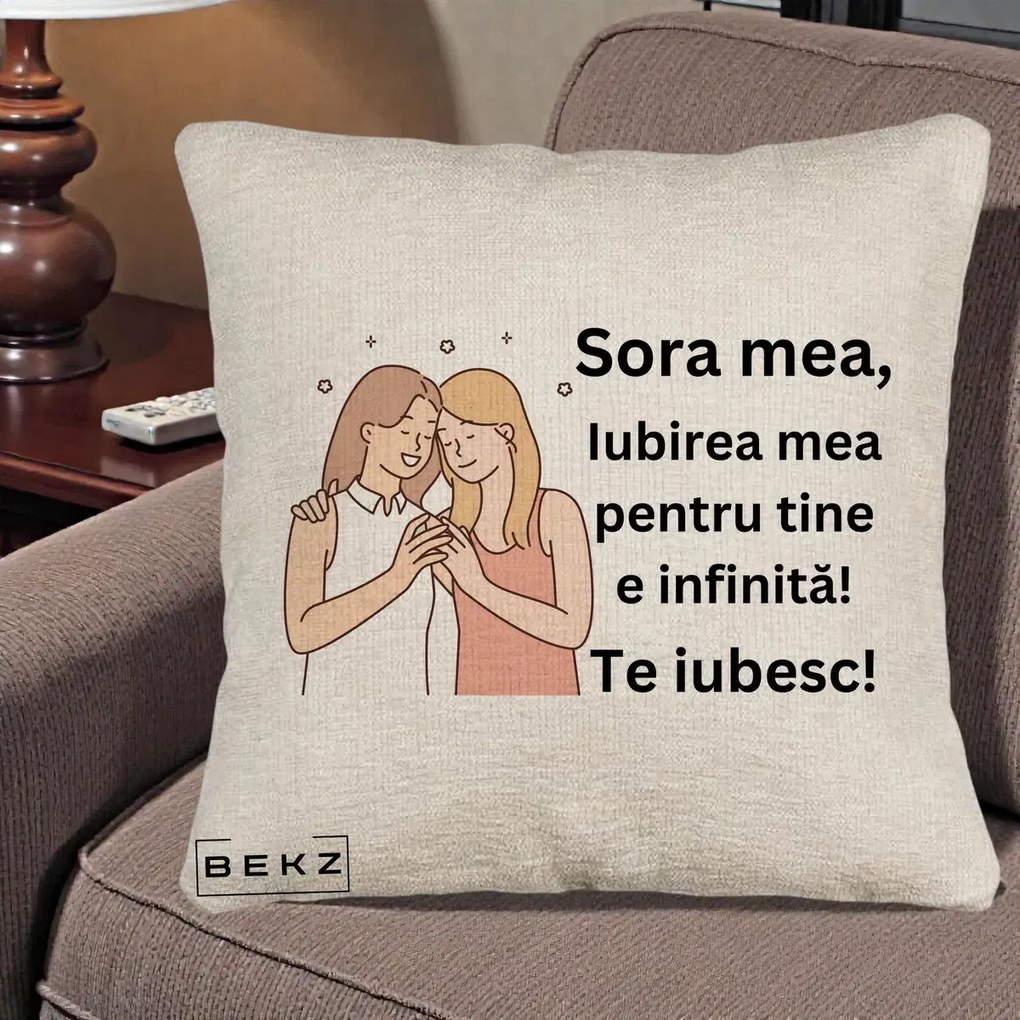 Cadou pentru Sora - Perna Personalizata Sora Mea Te Iubesc Imbratisare cu Sclipiri, 40x40 cm, Bej Canapea, Husa Detasabila, Perna Inclusa, BEKZ®