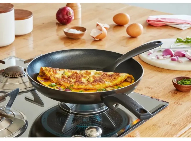 Tigaie Tefal B5670553, 26 cm, Thermo-Signal, Thermo-Spot, strat de titan, negru