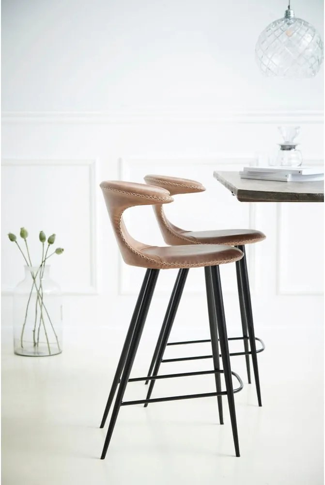 Scaun bar din piele artificială DAN–FORM Denmark Flair, maro coniac, înălțime 90 cm