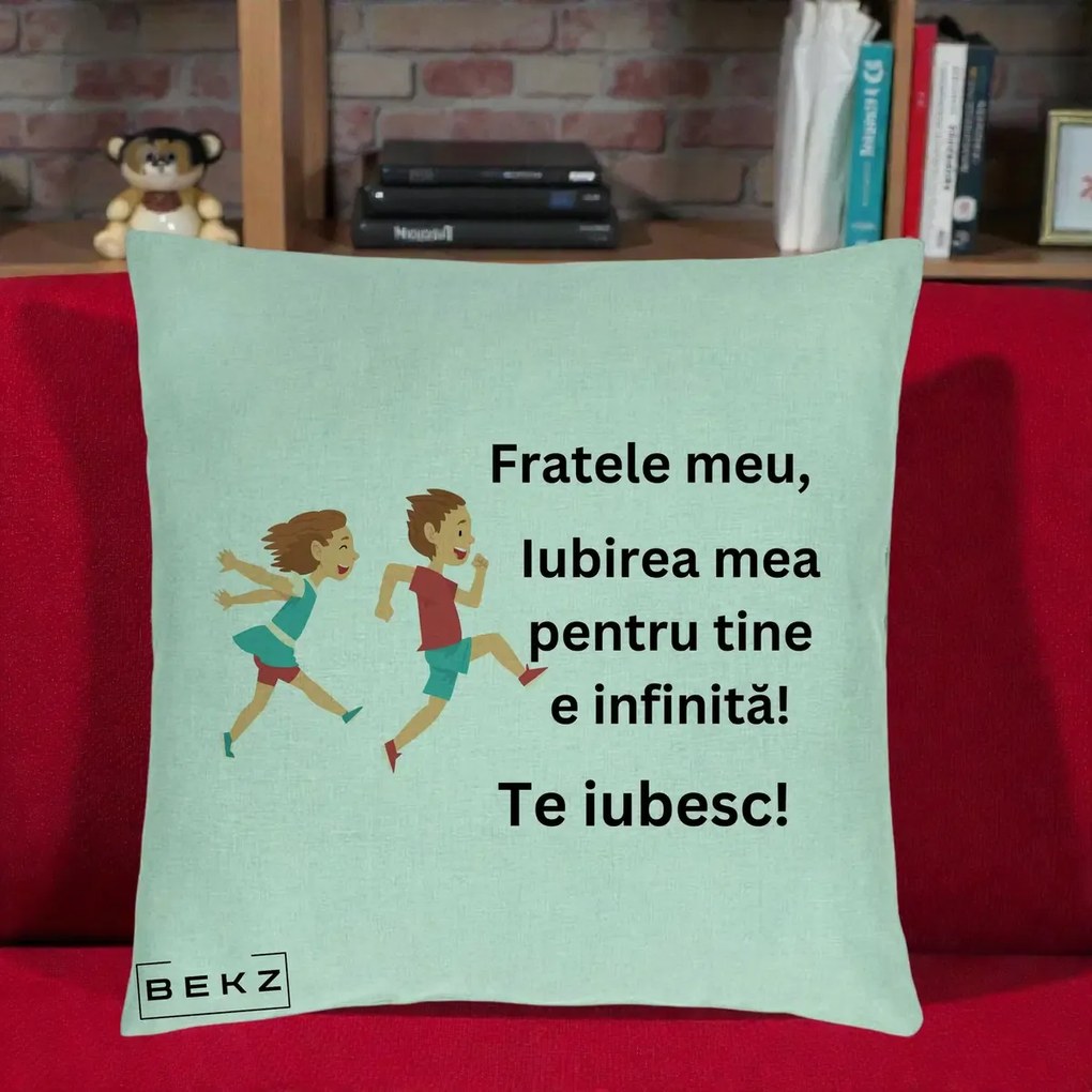 Cadou pentru Frate - Perna Personalizata Fratele Meu Te Iubesc Copii Alergand Colorat, 40x40 cm, Verde Menta, Husa Detasabila, Perna Inclusa, BEKZ®