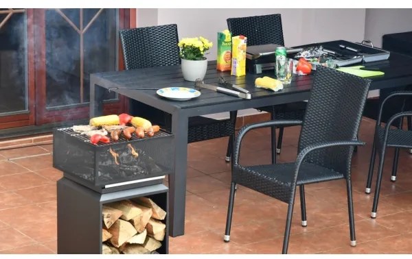 Vatră portabilă pentru lemne cu grătar neagră