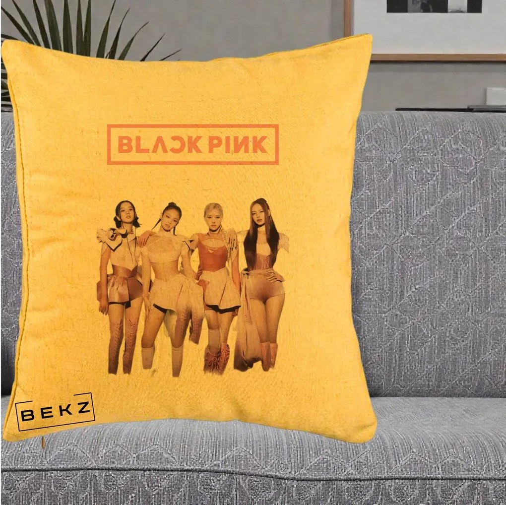 Perna Personalizata K-pop BLACKPINK Fotografie Grup Tinute Roz, 40x40 cm, Galben, Husa Detasabila, Perna Inclusa, BEKZ®