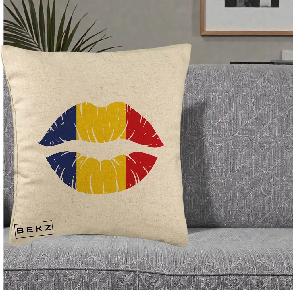 Perna Personalizata Buze Tricolor Romania, 40x40 cm, Bej, Husa Detasabila, Perna Inclusa, BEKZ®