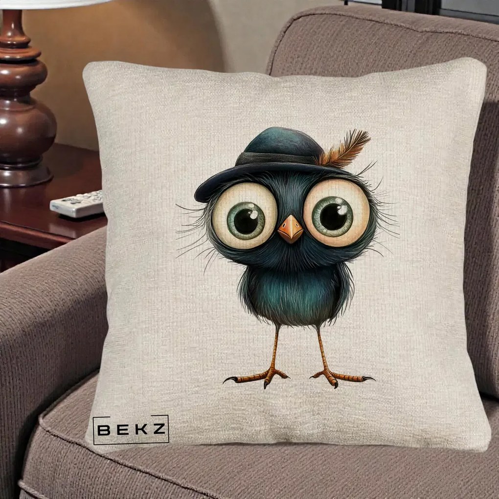 Perna Decorativa Pui Misterios cu Palarie Neagra, 40x40 cm, Bej Canapea, Husa Detasabila, Perna Inclusa, BEKZ®