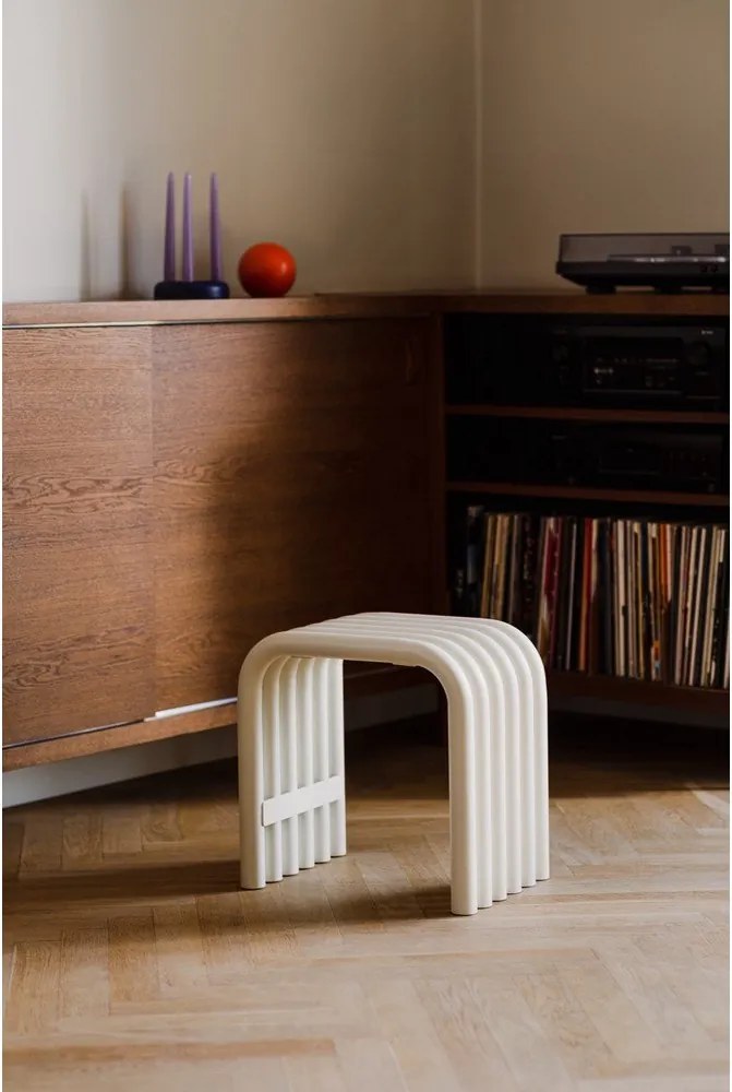 Scaun de grădină bej din metal Nokk – noo.ma