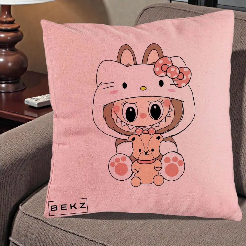 Perna Personalizata Labubu x Hello Kitty, 40x40 cm, Roz, Husa Detasabila, Perna Inclusa, BEKZ®