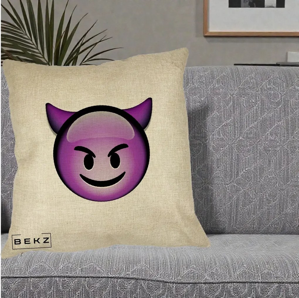 Perna Decorativa Emoji Diavol Mov, 40x40 cm, Crem, Husa Detasabila, Perna Inclusa, BEKZ®