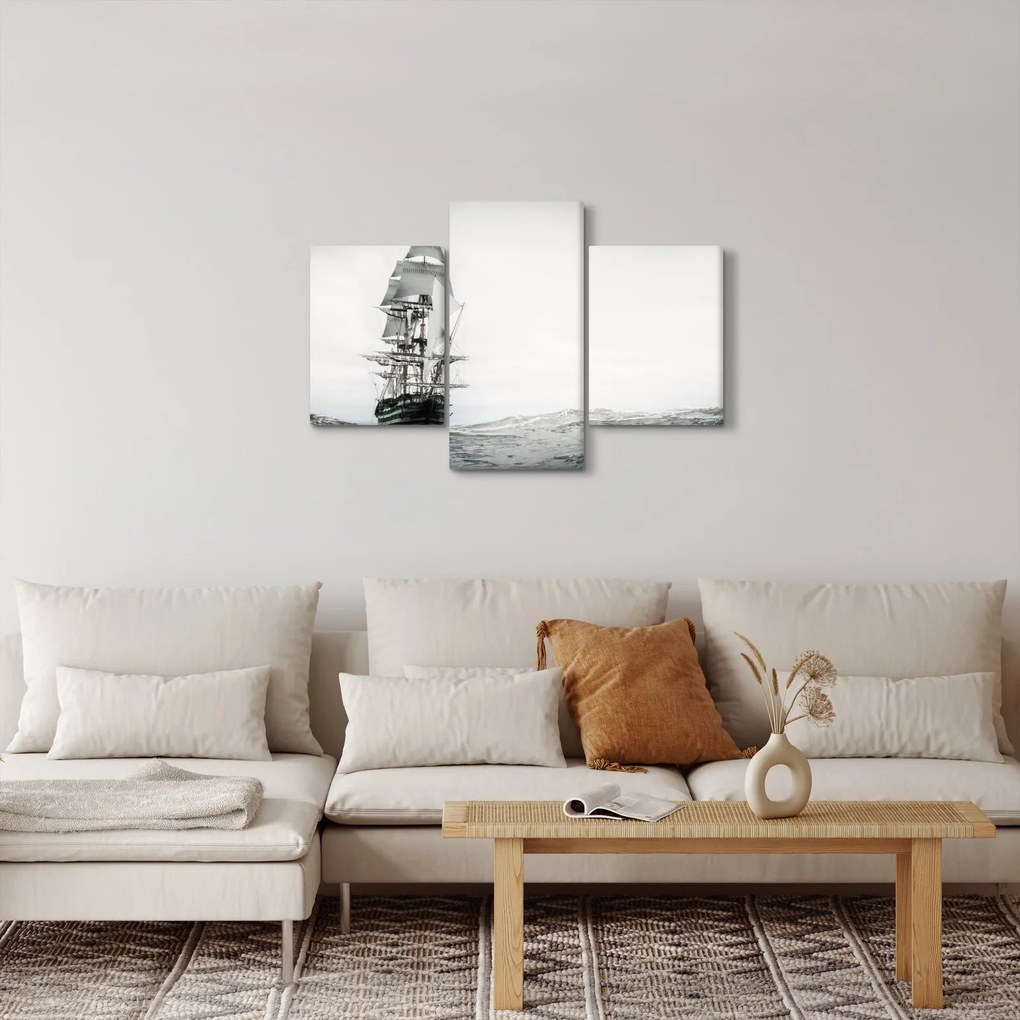 Tablou - O navă care navighează pe ocean (90x60 cm)