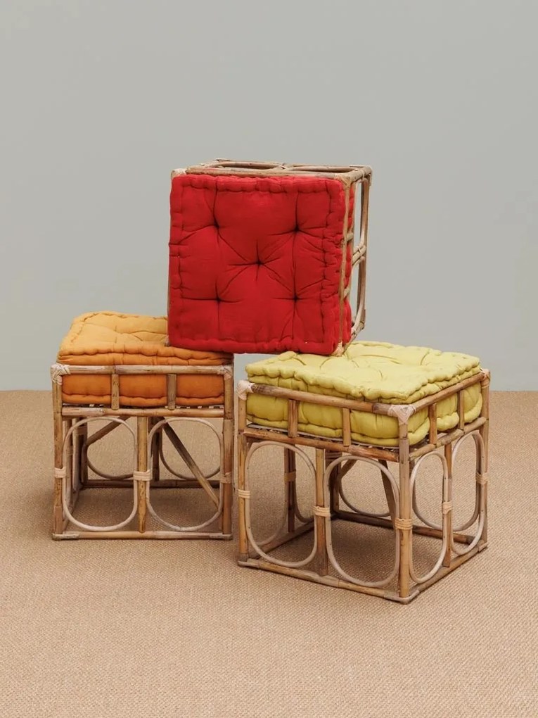 Taburet rosu, din rattan si bumbac, India