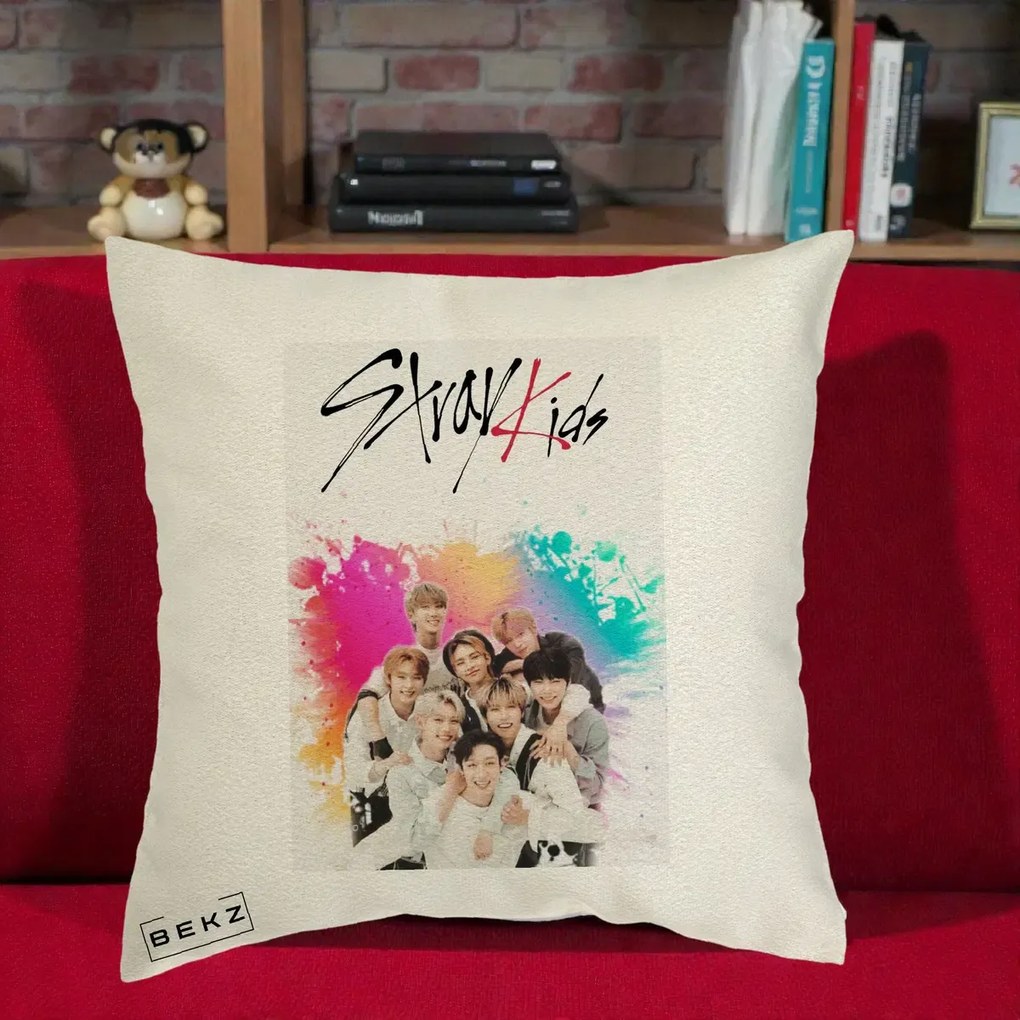Perna Personalizata K-pop Stray Kids cu Splash Multicolor, 40x40 cm, Ecru, Husa Detasabila, Perna Inclusa, BEKZ®