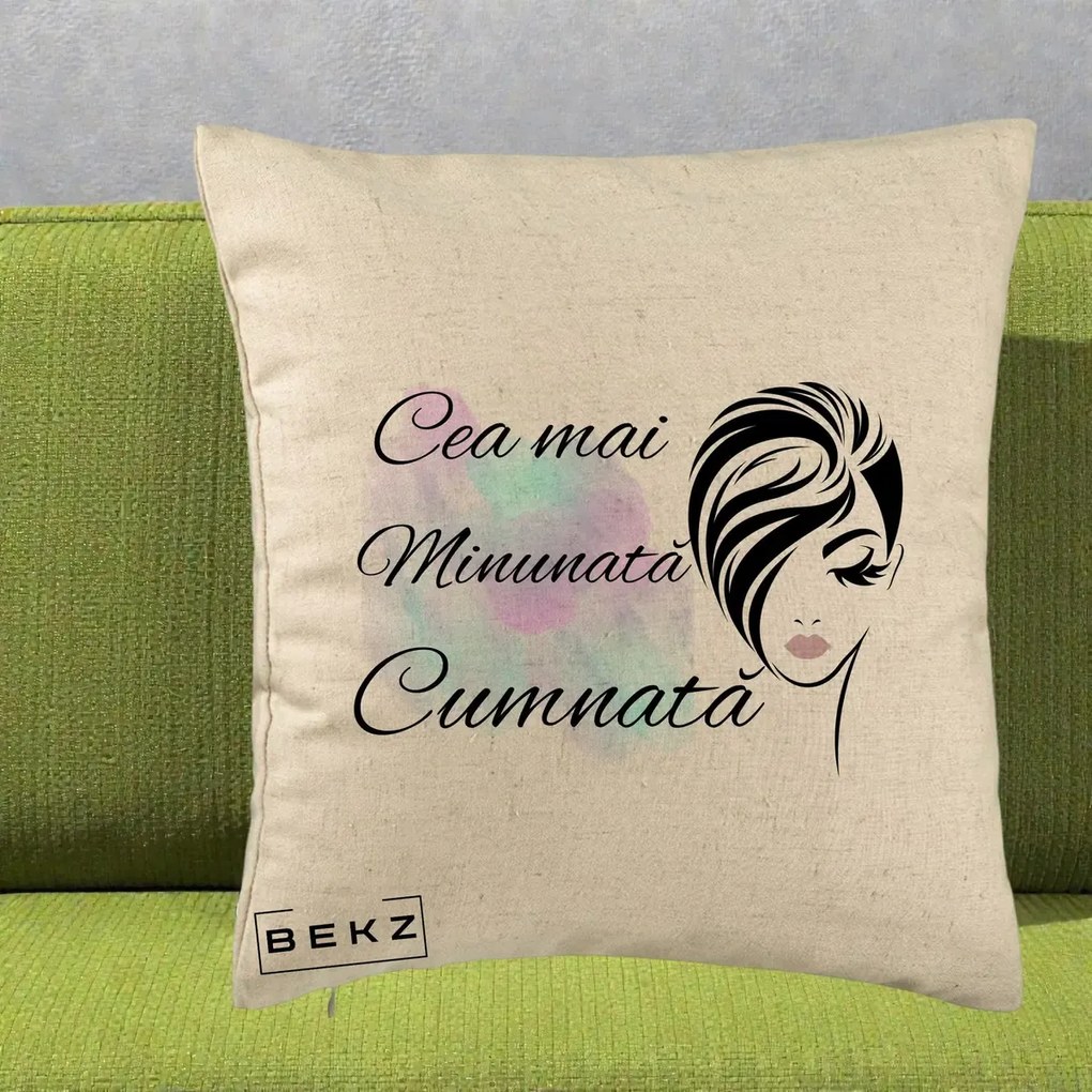 Cadou pentru Cumnata - Perna Personalizata Cea mai Minunata Cumnata cu Silueta Dama si Pete Multicolor, 40x40 cm, Bej, Husa Detasabila, Perna Inclusa, BEKZ®