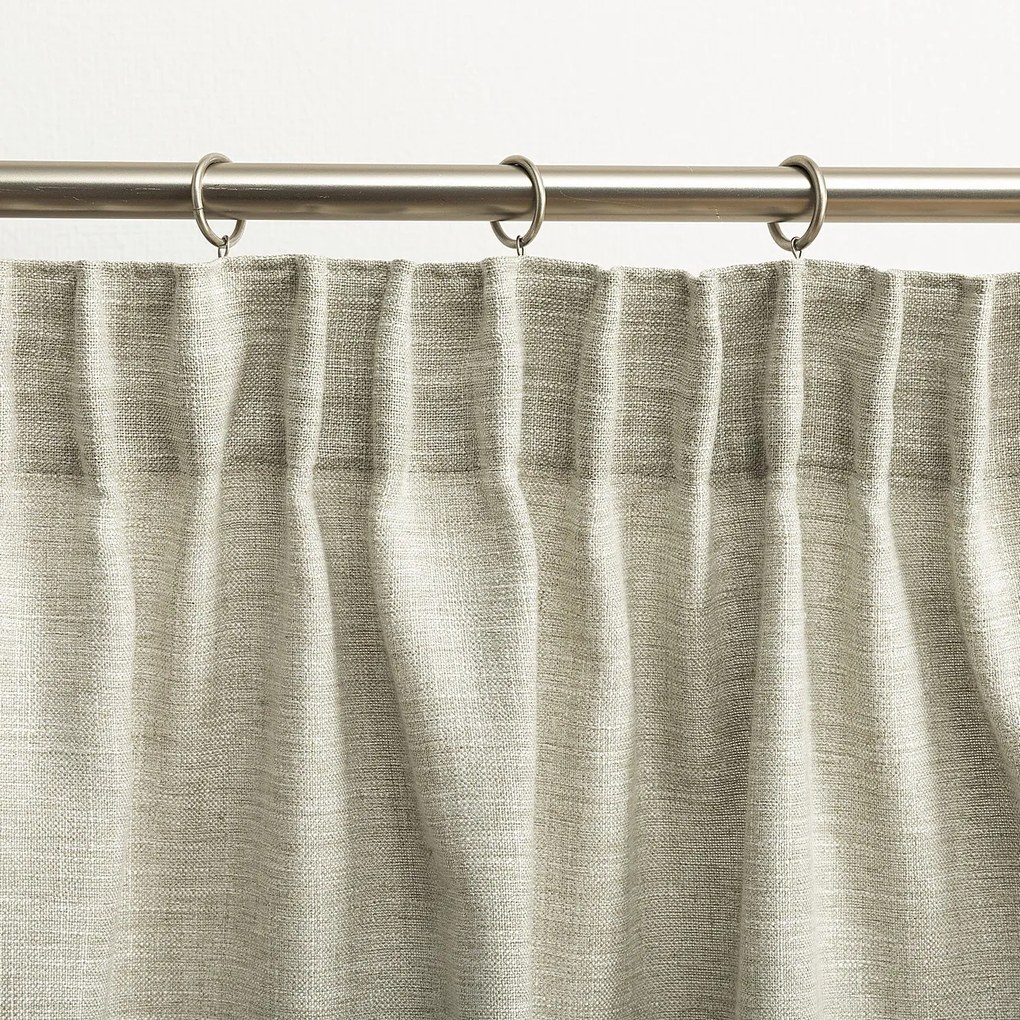 Perdea cu bandă de pliuri