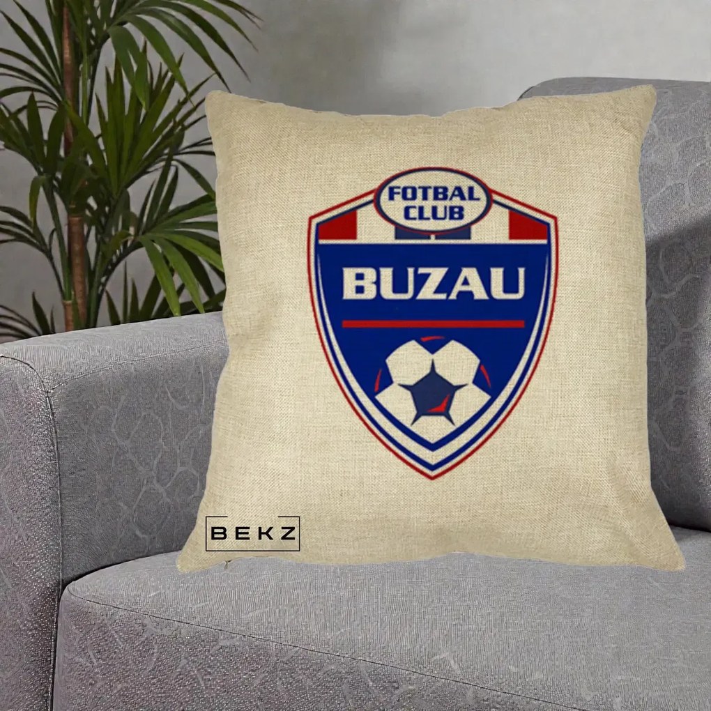 Perna Personalizata FC Buzau Fotbal, 40x40 cm, Crem, Husa Detasabila, Perna Inclusa, BEKZ®