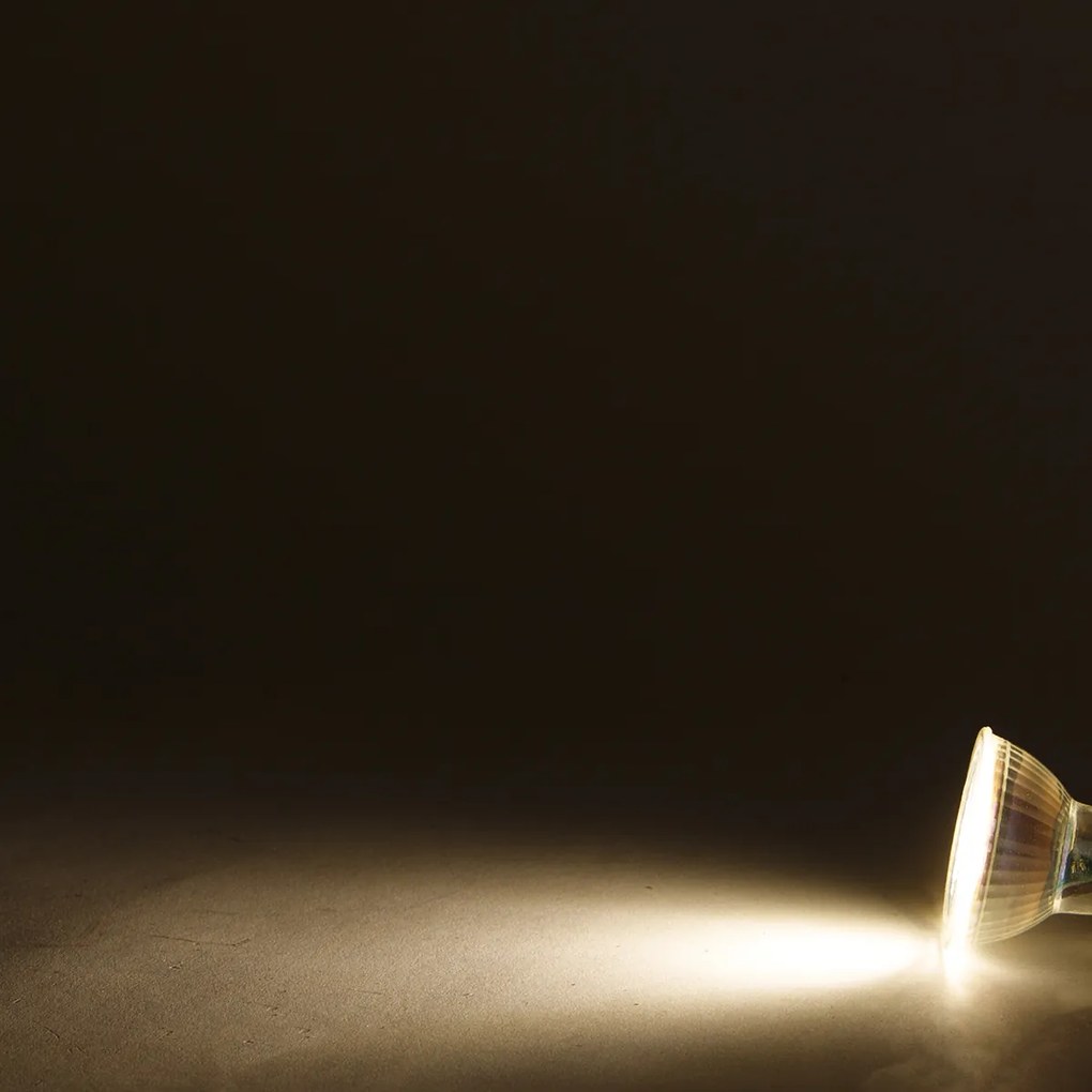 Set de 6 becuri LED cu 3 trepte de intensitate, cu lumina calda, GU10 5W 380lm 2000-2700K