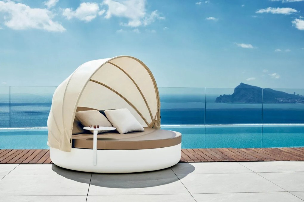 Pat de zi exterior cu spatar rabatabil si parasolar ULM