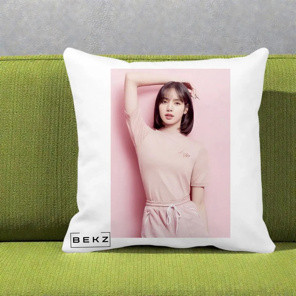 Perna Personalizata K-pop BLACKPINK Lisa Roz, 40x40 cm, Alba Mata, Husa Detasabila, Perna Inclusa, BEKZ®