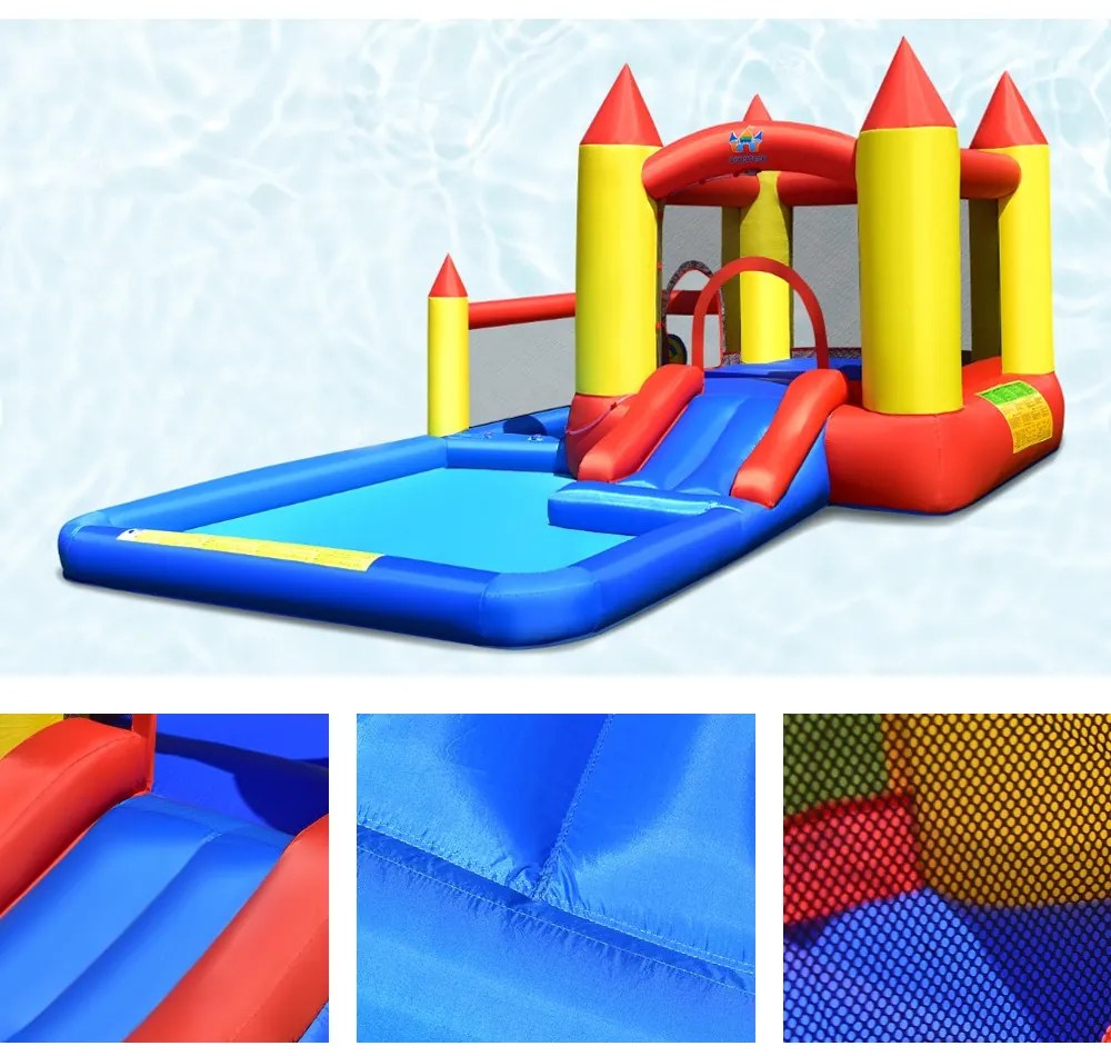 Parc acvatic gonflabil in forma de castel