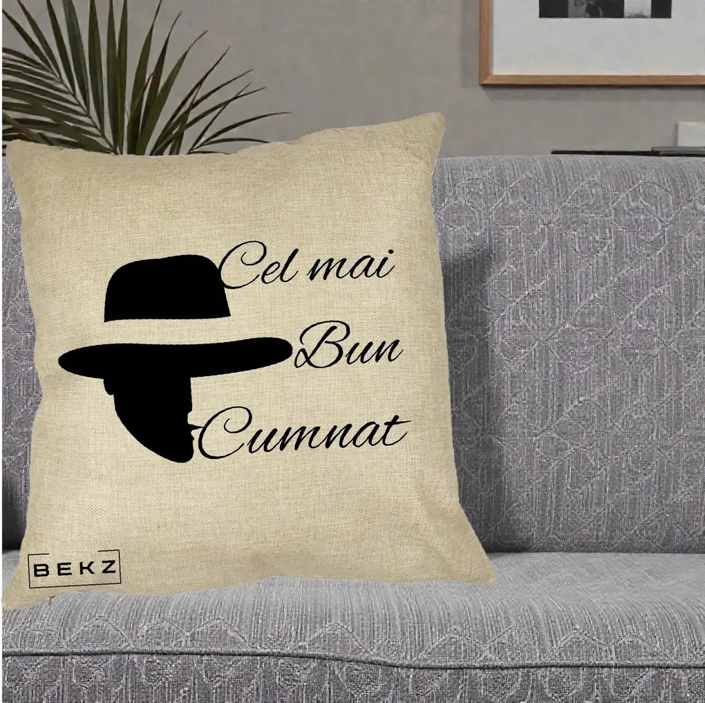 Cadou pentru Cumnat - Perna Personalizata Cel mai Bun Cumnat cu Silueta Palarie, 40x40 cm, Crem, Husa Detasabila, Perna Inclusa, BEKZ®