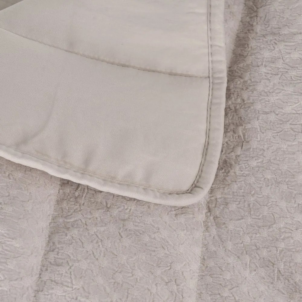 Cuvertură bej matlasată 240x260 cm – Ixia