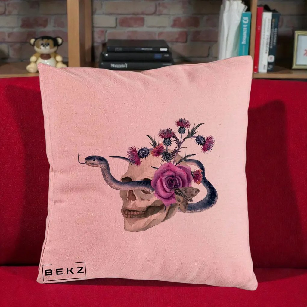 Perna Decorativa Craniu cu Sarpe si Trandafiri Gothic, 40x40 cm, Roz, Husa Detasabila, Perna Inclusa, BEKZ®