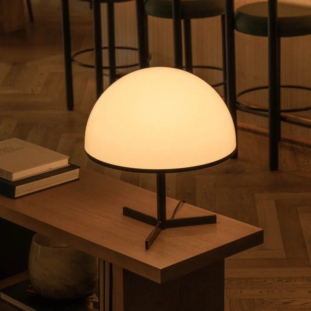 Veioza, Lampa de masa minimalista DOME M