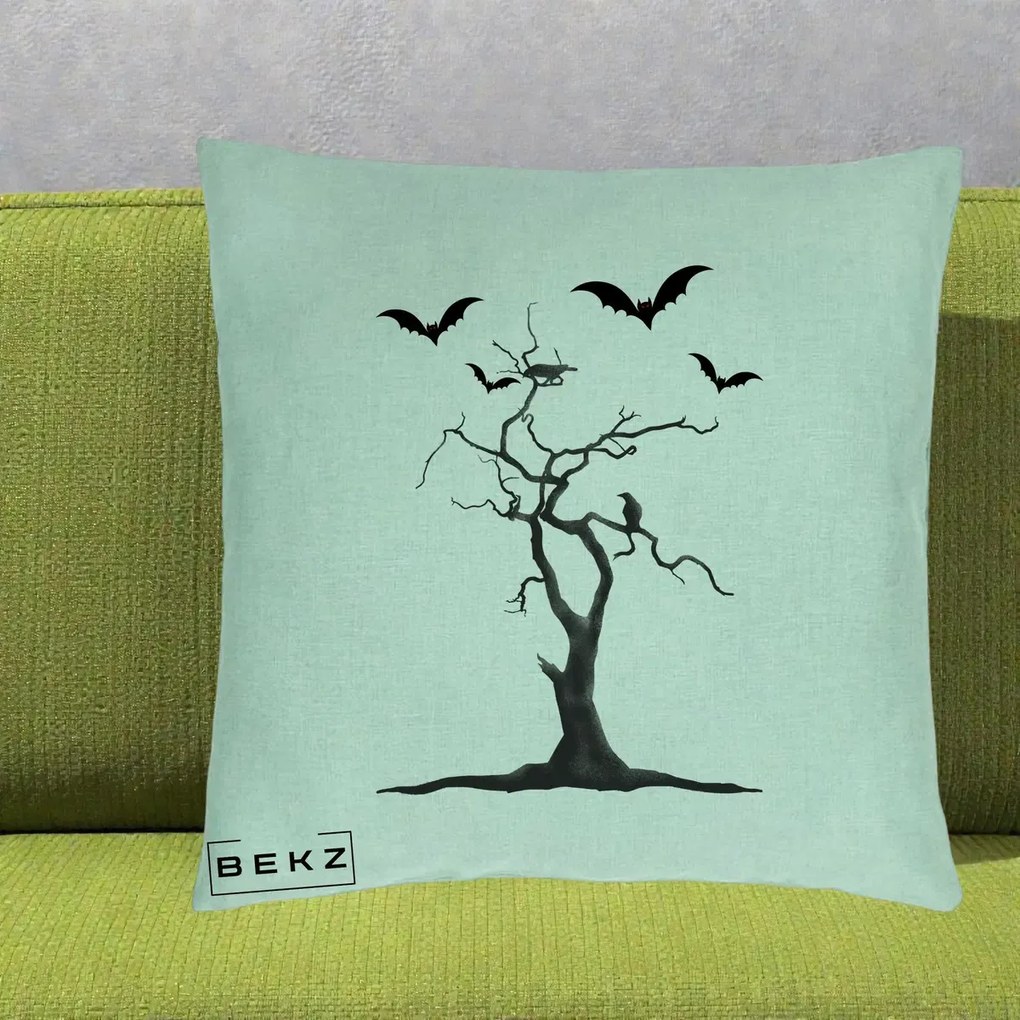 Perna Decorativa Halloween Copac cu Lilieci Alb-Negru, 40x40 cm, Verde Menta, Husa Detasabila, Perna Inclusa, BEKZ®