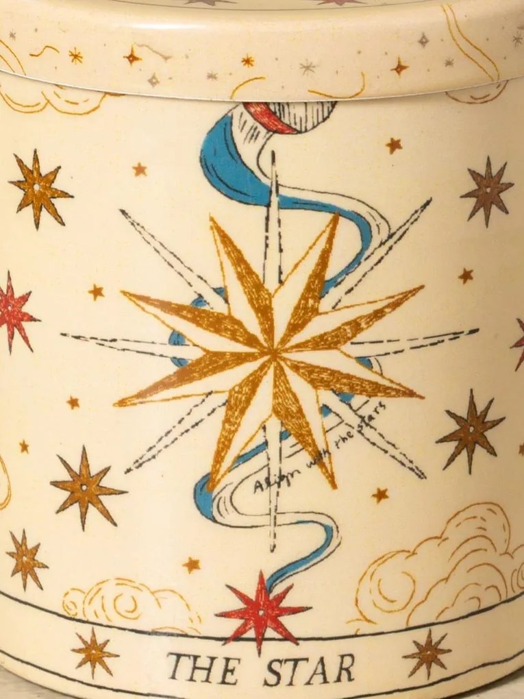 Lumânare artizanală în recipient metalic bej cu motive astrale pictate manual, 10×9 cm, „The Star"
