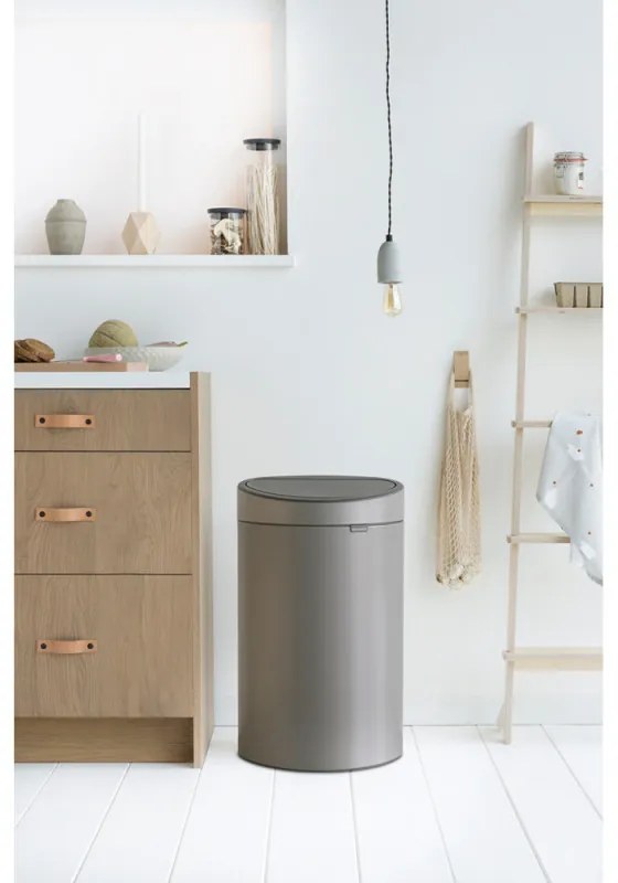 Cos de gunoi Brabantia Touch Bin New 649732, 40 L, Inchidere silentioasa si lina, Spate plat, Gri