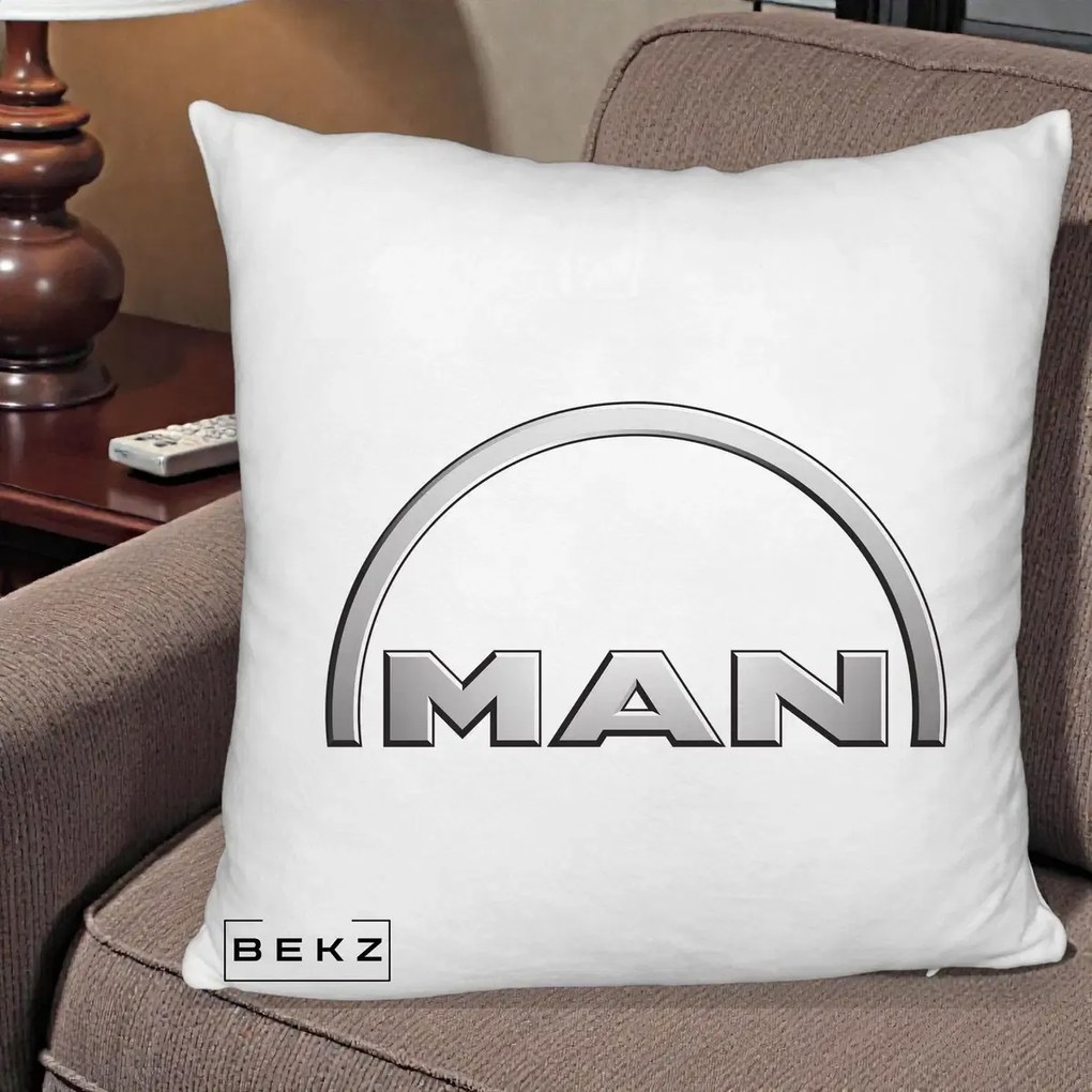 Perna Personalizata cu emblema MAN, 40x40 cm, Alb Pufos, Husa Detasabila, Perna Inclusa, BEKZ®