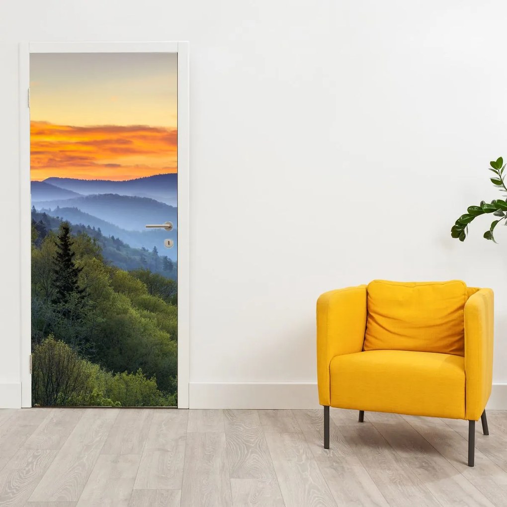 Fototapet pentru ușă - Zori de zi în munți (95x205cm)