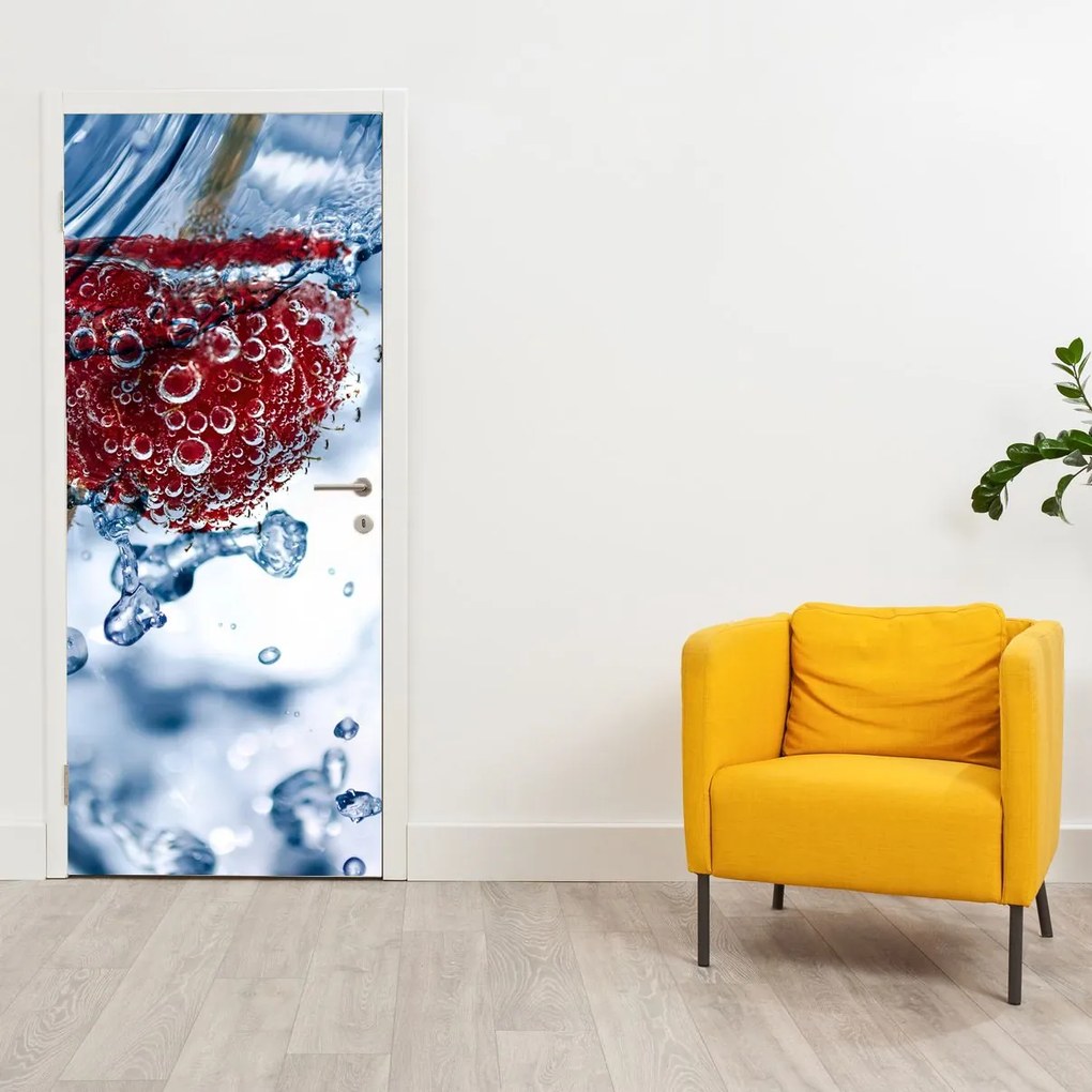 Fototapet pentru ușă - Zmeura în apă (95x205cm)