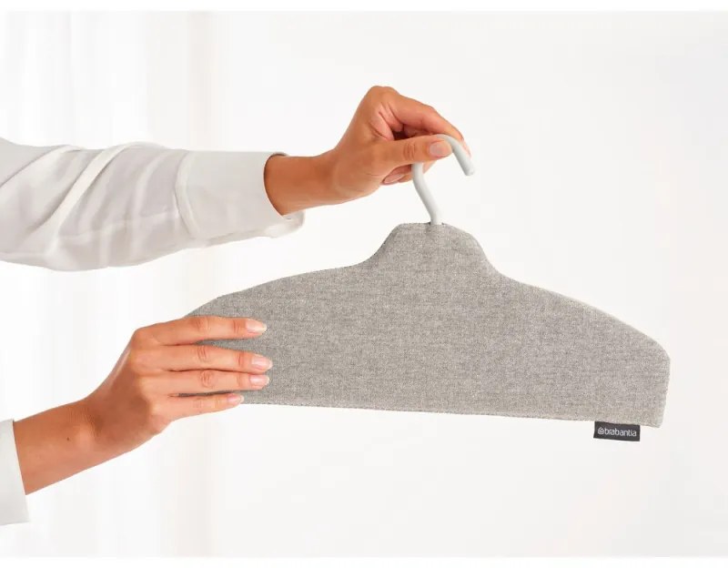 Umeras pentru calcare cu aburi pe verticala Brabantia Linn 1008932, Carlig pivotant 360°, Gri