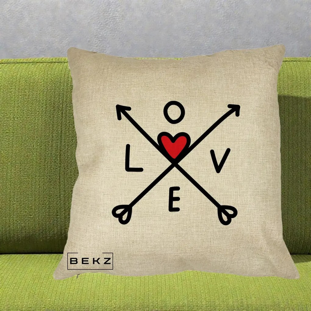 Perna Decorativa Love cu Sageti Incrucisate si Inima Rosie, 40x40 cm, Crem, Husa Detasabila, Perna Inclusa, BEKZ®