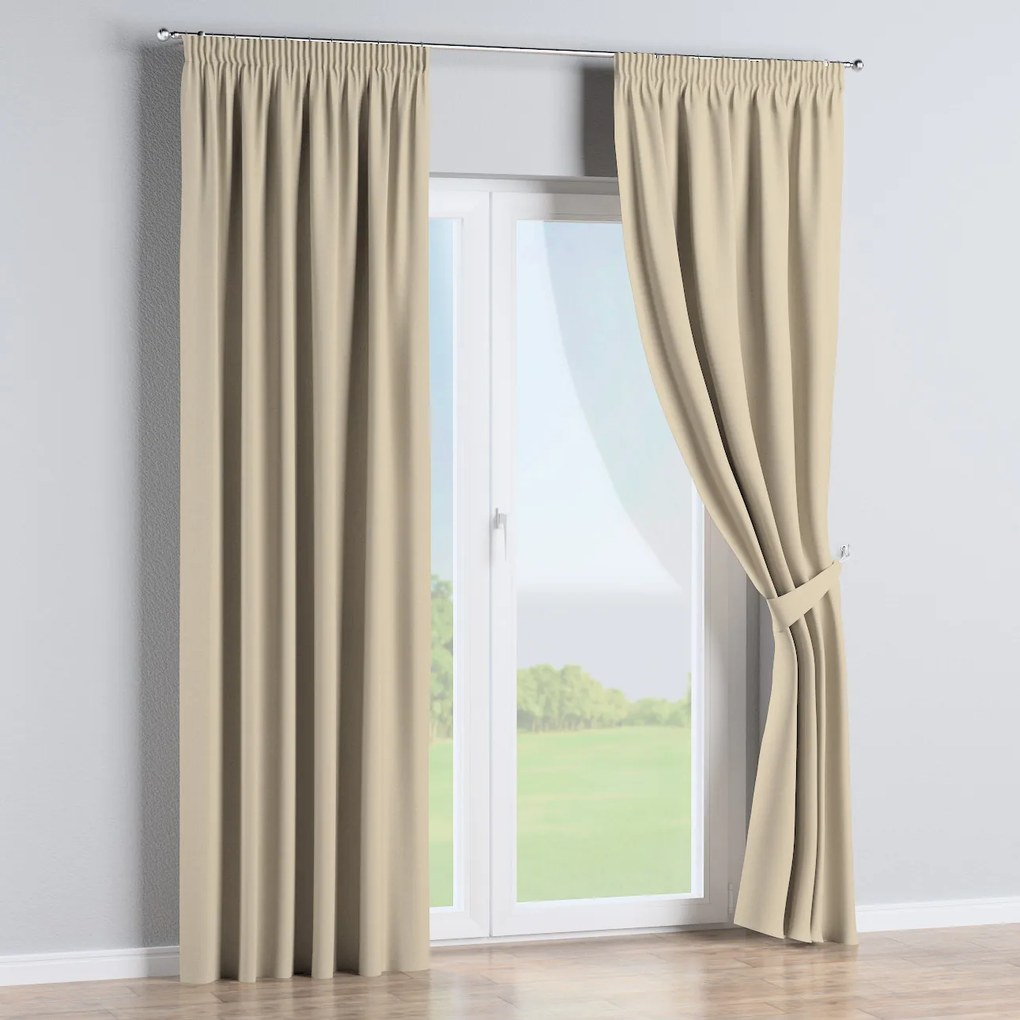 Perdea cu bandă de pliuri