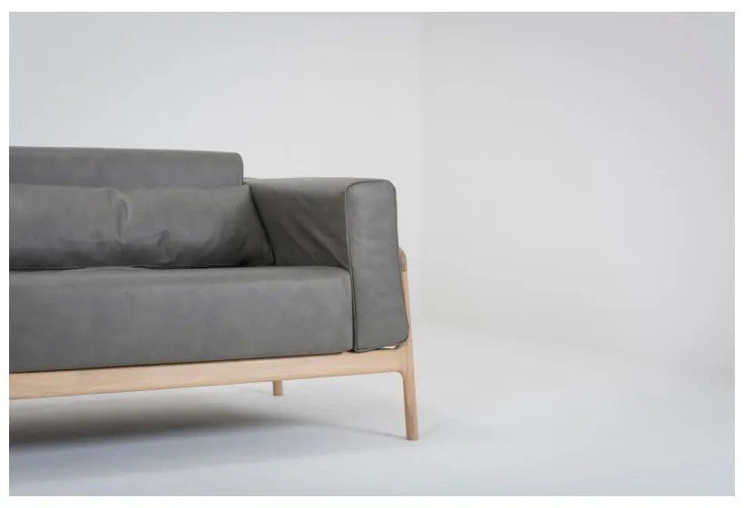 Canapea din piele bovină cu structură din lemn masiv de stejar Gazzda Fawn, 210 cm, gri închis