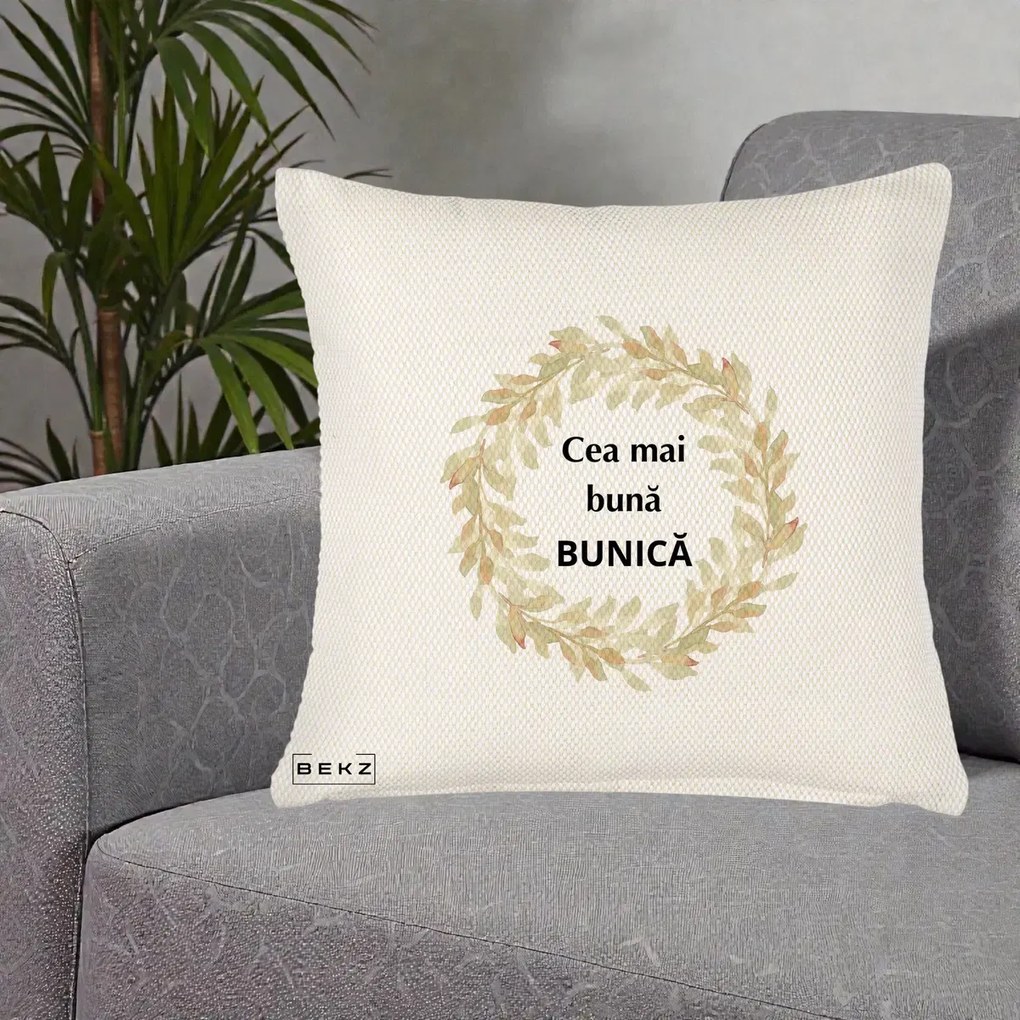 Cadou pentru Bunica - Perna Personalizata Cea Mai Buna Bunica Coronita Frunze Acuarela, 40x40 cm, Crem Reliefat, Husa Detasabila, Perna Inclusa, BEKZ®