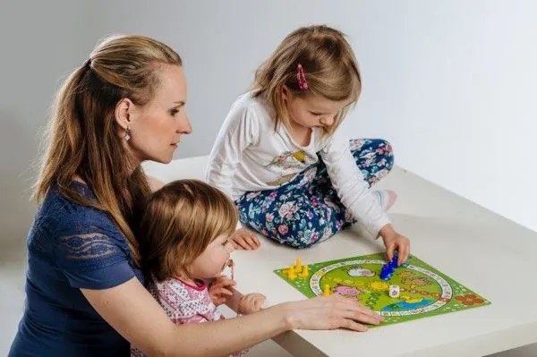 Omule, nu te supăra, poză. Joc social pentru copii
