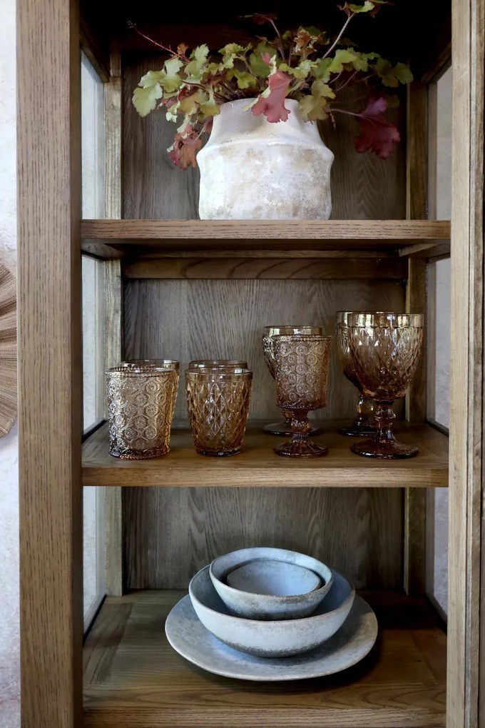 Vitrina din lemn masiv si furnir, natur, cu 2 usi si rafturi, aspect rustic, Marseille